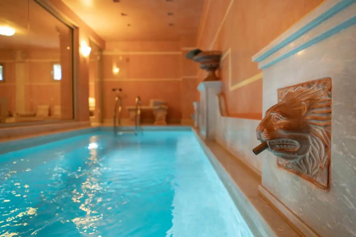 Unique Room With Indoor Pool & Attic Alli Meria Exteriör bild