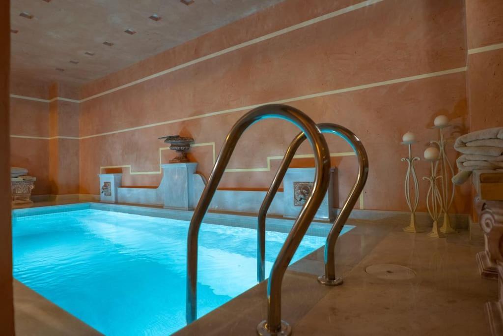Unique Room With Indoor Pool & Attic Alli Meria Exteriör bild