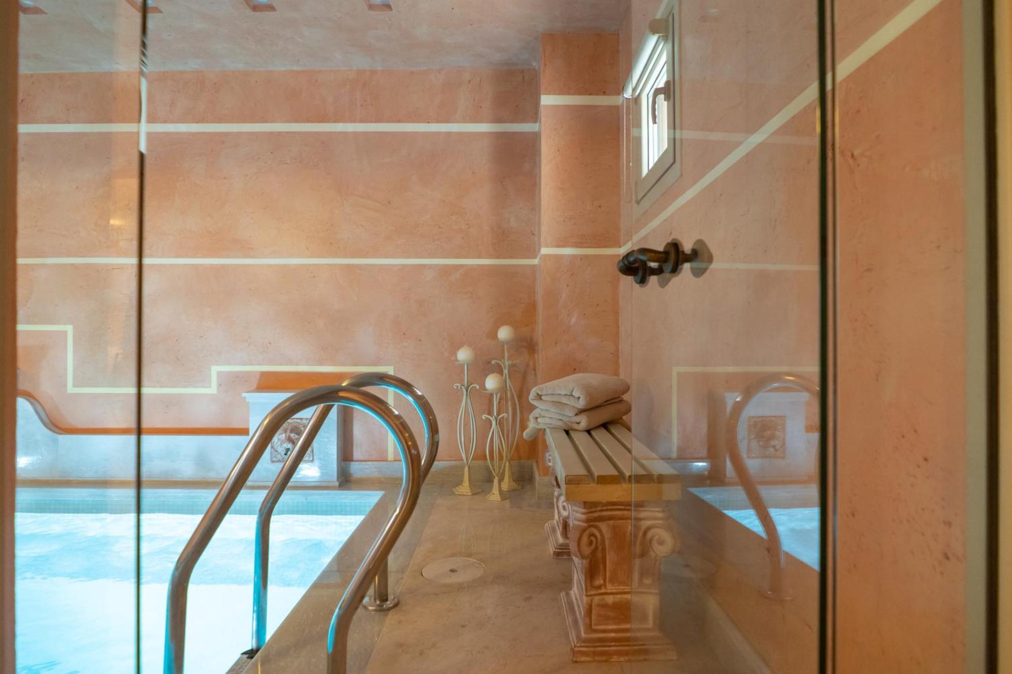 Unique Room With Indoor Pool & Attic Alli Meria Exteriör bild